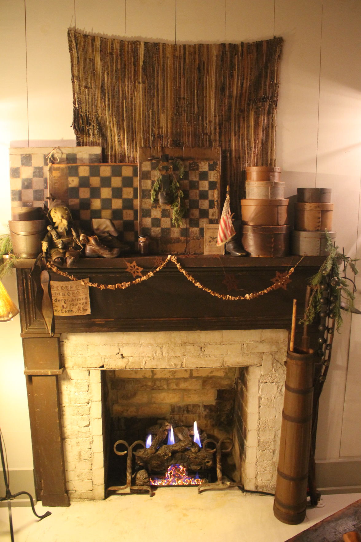 House full of antiques 3